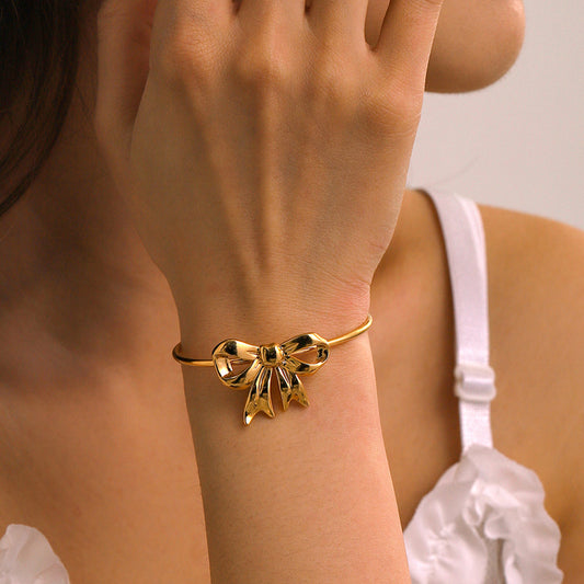 Golden Bow Elegance Bracelet 🎀