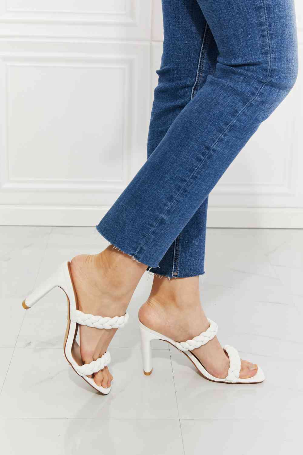 In Love! Sandals in White