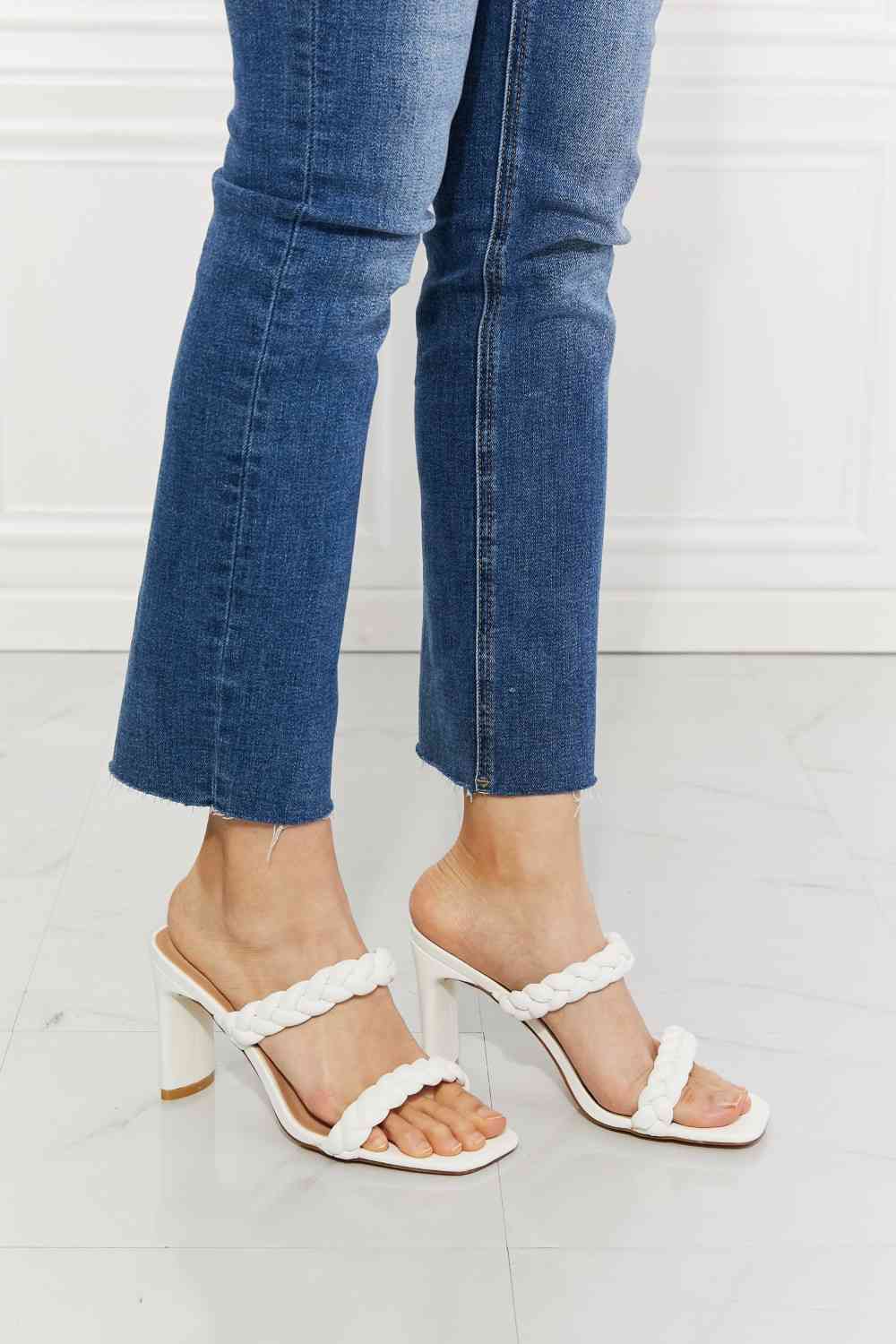 In Love! Sandals in White