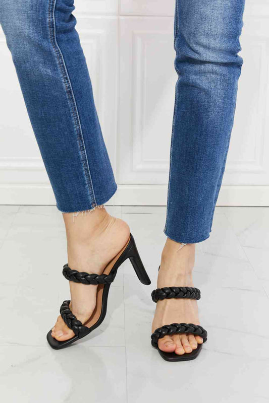 In Love! Sandals in Black